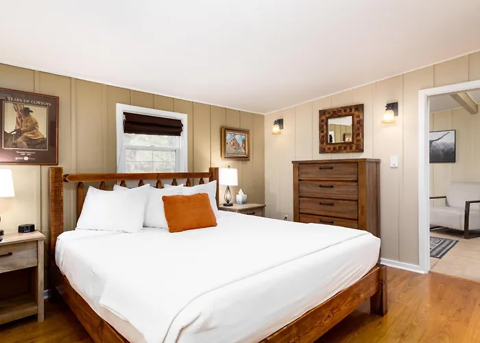 Pines Hotel