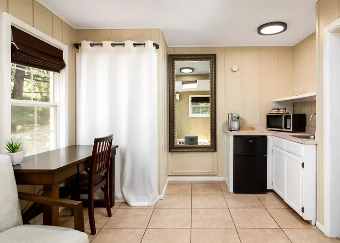 Pines Hotel 4*