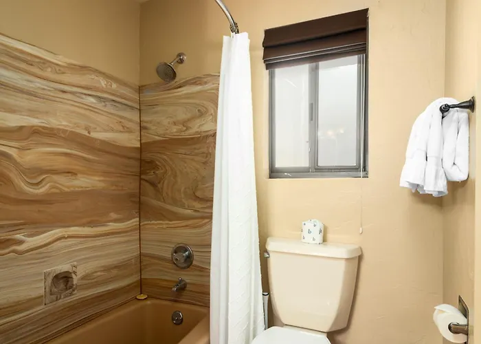 Hotel Pines 4*