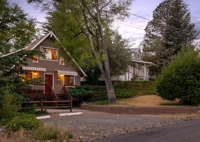Pines Hotel 4*